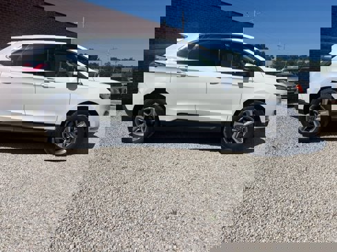 Certified 2021 Ford Edge SEL w/ Convenience Package image 2