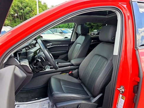 Used 2021 Audi e-tron Premium w/ Black Optic Package image 36