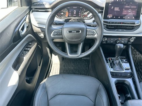 Certified 2022 Jeep Compass Limited image 12