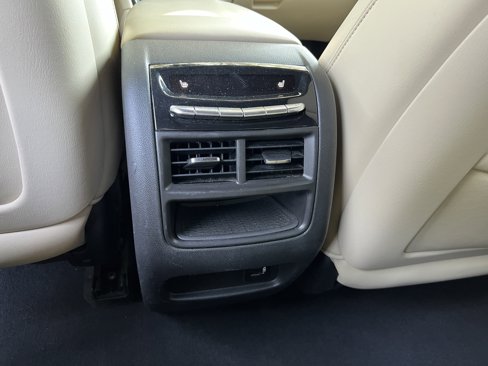 Used 2018 Cadillac XT5 Premium Luxury image 35