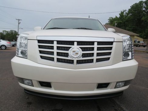 Used 2011 Cadillac Escalade ESV Premium image 11