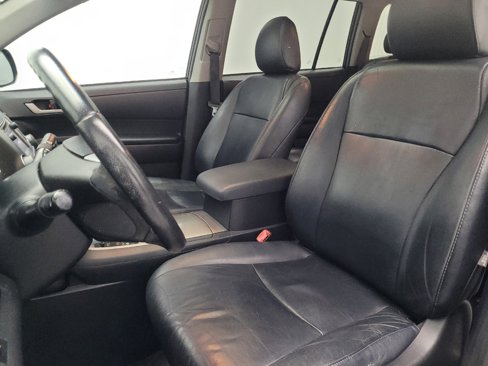 Used 2013 Toyota Highlander SE image 17