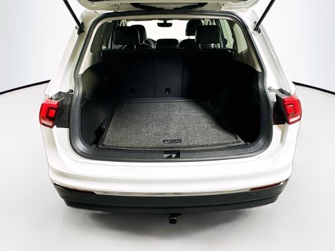 Used 2021 Volkswagen Tiguan SE image 25