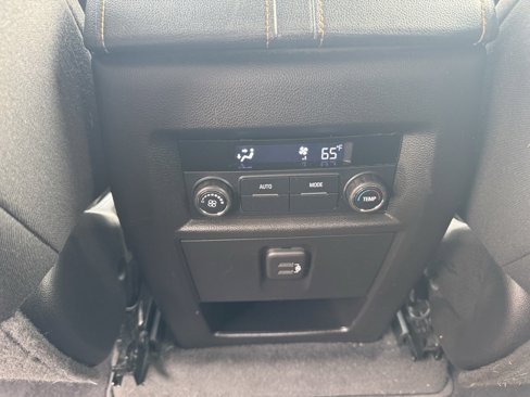Used 2020 Chevrolet Traverse LS image 27