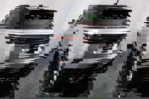 Used 2018 Land Rover Range Rover Velar R-Dynamic HSE image 8
