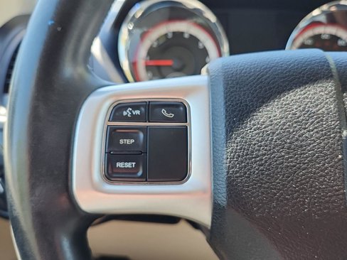 Used 2013 Dodge Grand Caravan SE image 40