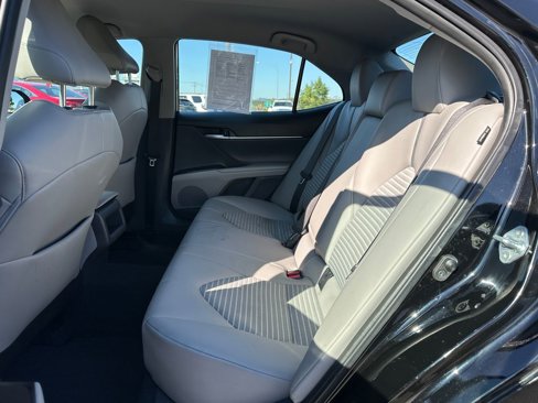 Used 2023 Toyota Camry SE image 14