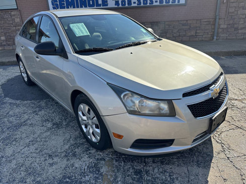 Used 2014 Chevrolet Cruze LS image 3