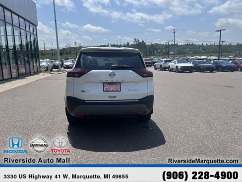 Used 2022 Nissan Rogue SV image 7