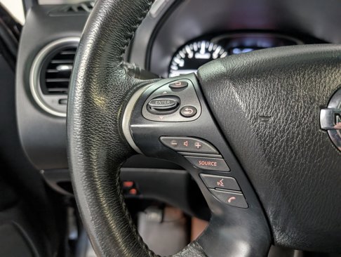 Used 2015 Nissan Pathfinder Platinum w/ Family Entertainment Package image 21