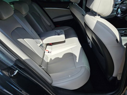Used 2023 Genesis G70 2.0T image 22