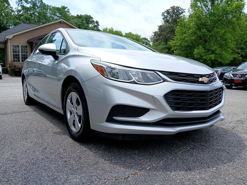 Used 2017 Chevrolet Cruze LS image 4