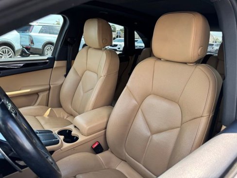 Used 2018 Porsche Macan image 7