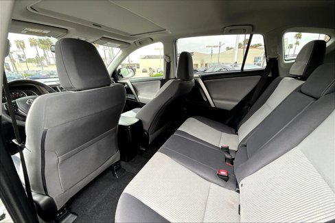Used 2015 Toyota RAV4 XLE image 16