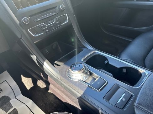 Certified 2018 Ford Fusion SE w/ Equipment Group 201A image 40