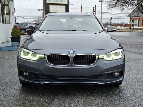 Used 2018 BMW 320i xDrive Sedan w/ Convenience Package image 2
