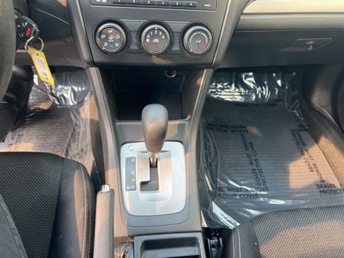 Used 2014 Subaru Crosstrek 2.0i Premium image 10