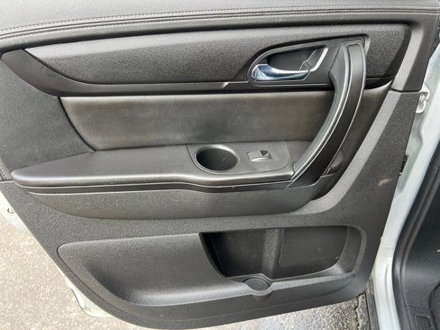 Used 2017 Chevrolet Traverse LT image 24