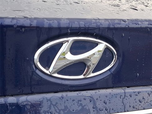 Used 2010 Hyundai Elantra GLS image 29