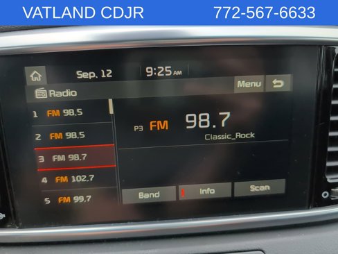 Used 2022 Kia Sportage EX image 19