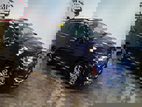 Used 2018 Chrysler Pacifica Touring-L image 4