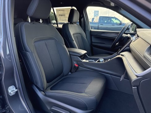 New 2025 Jeep Grand Cherokee Laredo w/ Luxury Tech Group I image 11