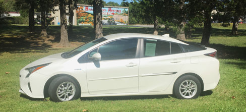 Used 2017 Toyota Prius Three Touring image 2