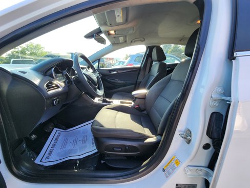 Used 2019 Chevrolet Cruze LT w/ Convenience Package image 18