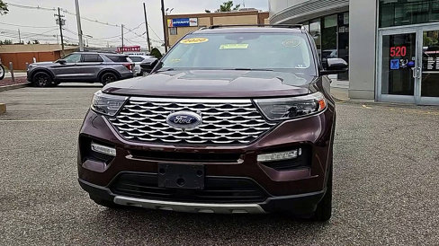 Certified 2020 Ford Explorer Platinum w/ Premium Technology Package image 3