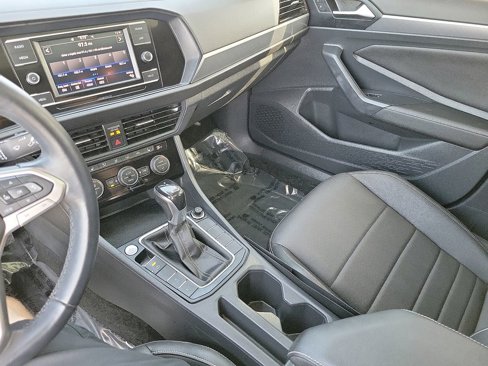 Used 2024 Volkswagen Jetta SE image 13