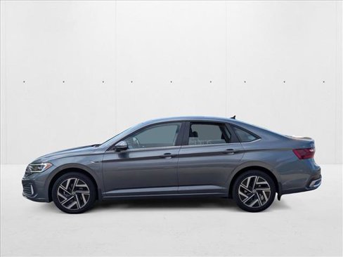 Used 2022 Volkswagen Jetta SEL image 9
