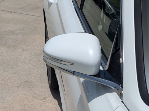 Certified 2025 Genesis G70 2.5T image 8