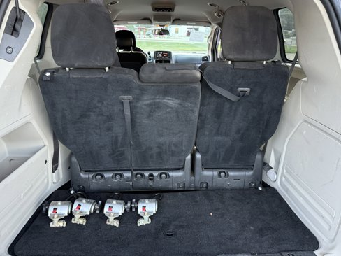 Used 2015 Dodge Grand Caravan SXT w/ UConnect Hands-Free Group image 32
