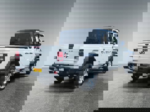 Used 2023 Jeep Gladiator Sport image 5