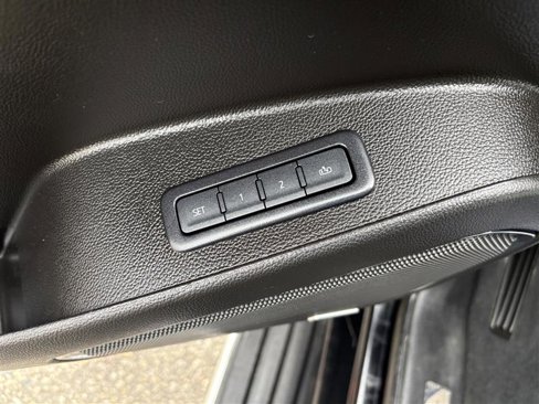 Used 2020 GMC Yukon XL Denali image 12