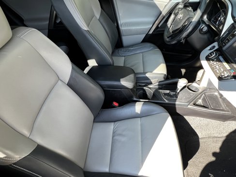 Used 2013 Toyota RAV4 Limited image 41