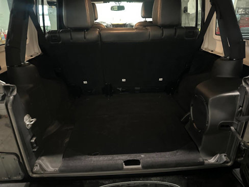 Used 2014 Jeep Wrangler Unlimited Sahara image 15