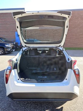Used 2017 Toyota Prius Three image 7