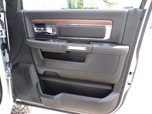 Used 2014 RAM 3500 Laramie image 31