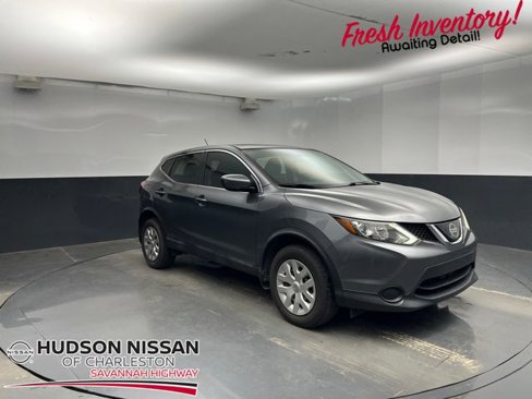 Used 2019 Nissan Rogue Sport S image 1