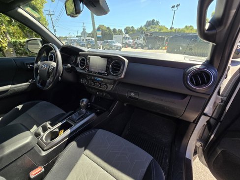 Used 2021 Toyota Tacoma TRD Off-Road image 13