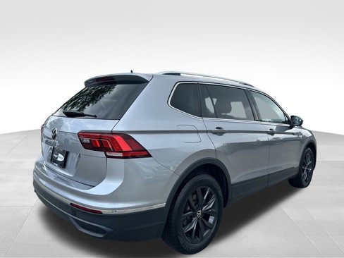 Used 2024 Volkswagen Tiguan SE image 7