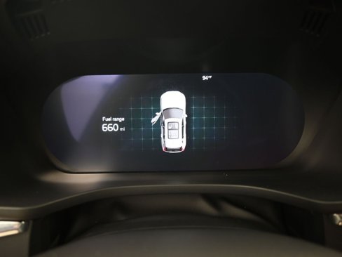 Certified 2023 Volvo XC60 B5 Ultimate w/ Climate Package image 12