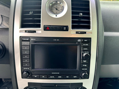 Used 2006 Chrysler 300 C w/ Navigation & Sound Group II image 22