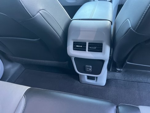 Used 2022 GMC Terrain SLT image 11
