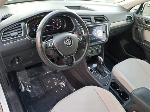Used 2020 Volkswagen Tiguan SEL image 17