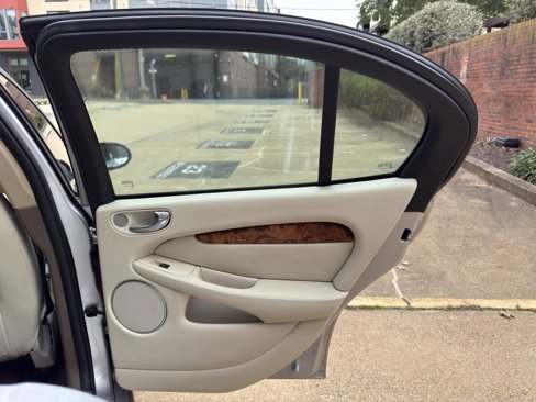 Used 2005 Jaguar X-TYPE 3.0 image 13