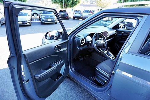 Certified 2024 Hyundai Venue Limited image 38
