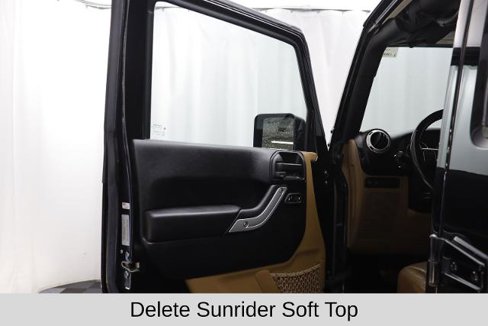 Used 2017 Jeep Wrangler Unlimited Rubicon w/ Connectivity Group image 9