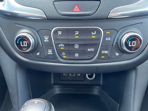 Used 2020 Chevrolet Equinox LT w/ Driver Convenience Package image 27